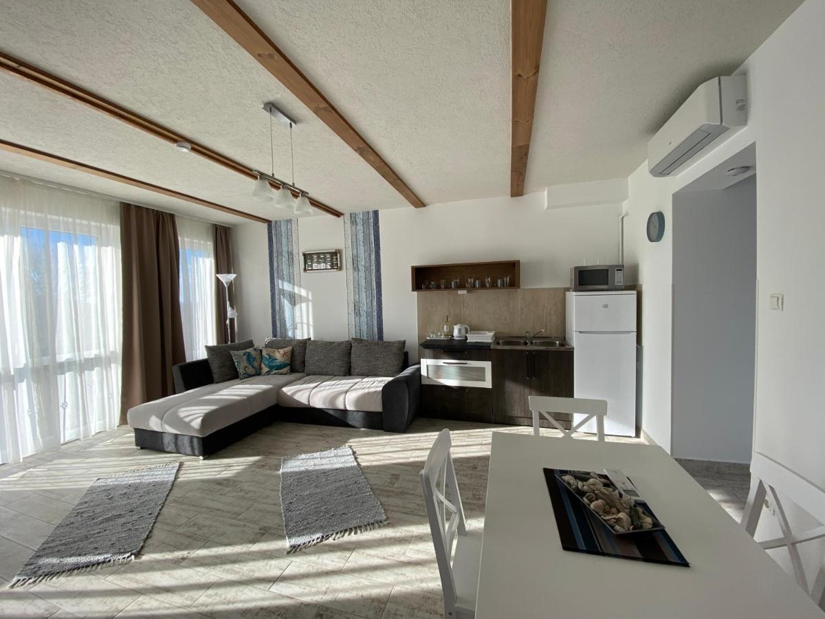 Platan Apartmanhaz Balatongyörök 外观 照片