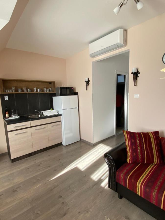 Platan Apartmanhaz Balatongyörök 外观 照片