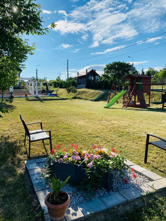 Platan Apartmanhaz Balatongyörök 外观 照片