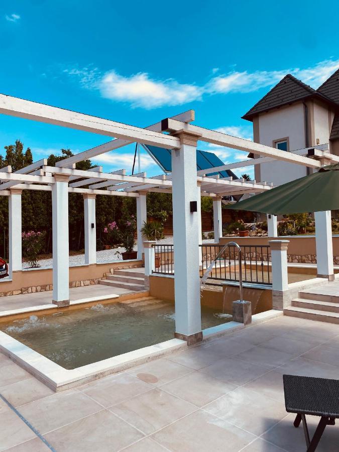 Platan Apartmanhaz Balatongyörök 外观 照片
